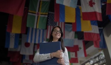 UNIBE se consolida como la primera universidad del pais con oferta bilingue