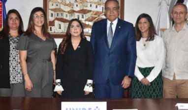 UNIBE y CONANI firman acuerdo