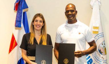 Firma de acuerdo Unibe + Centro Guanín