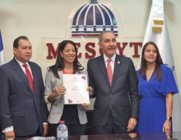 Escuela de Odontología recibe informe de MESCYT